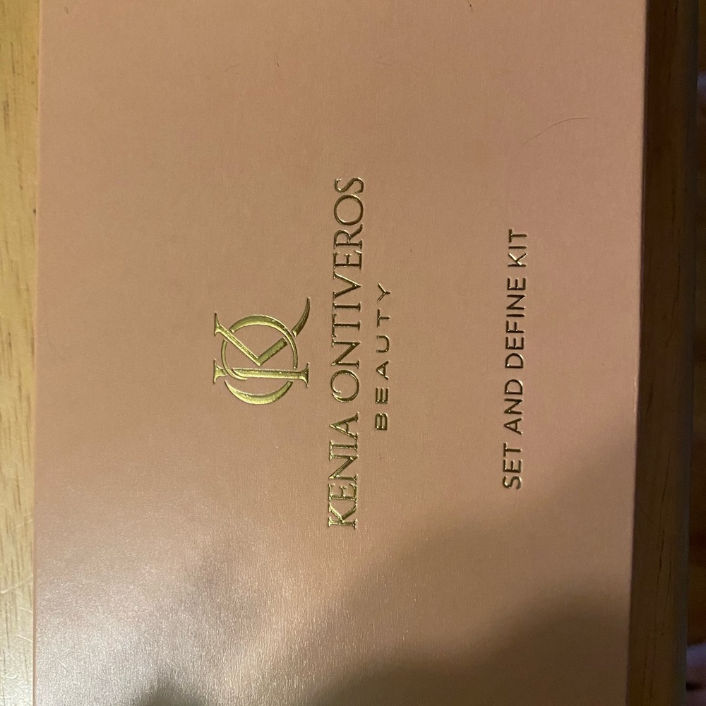 Kenia Ontiveros Beauty Set and Define Kit